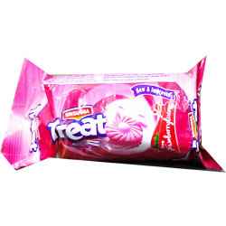 Britannia Treat cream Strawberry biscuit